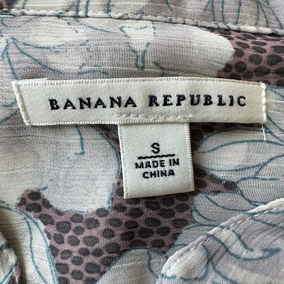 BANANA REPUBLIC | NWOT FLORAL RUFFLE PLEATED TUNIC TOP SPLIT FRONT | SMALL - Picture 9 of 9